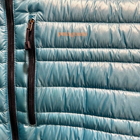 Patagonia Men’s Ultralight Down Jacket - Medium - Jet Blue - Excellent Condition - Picture 3 of 6